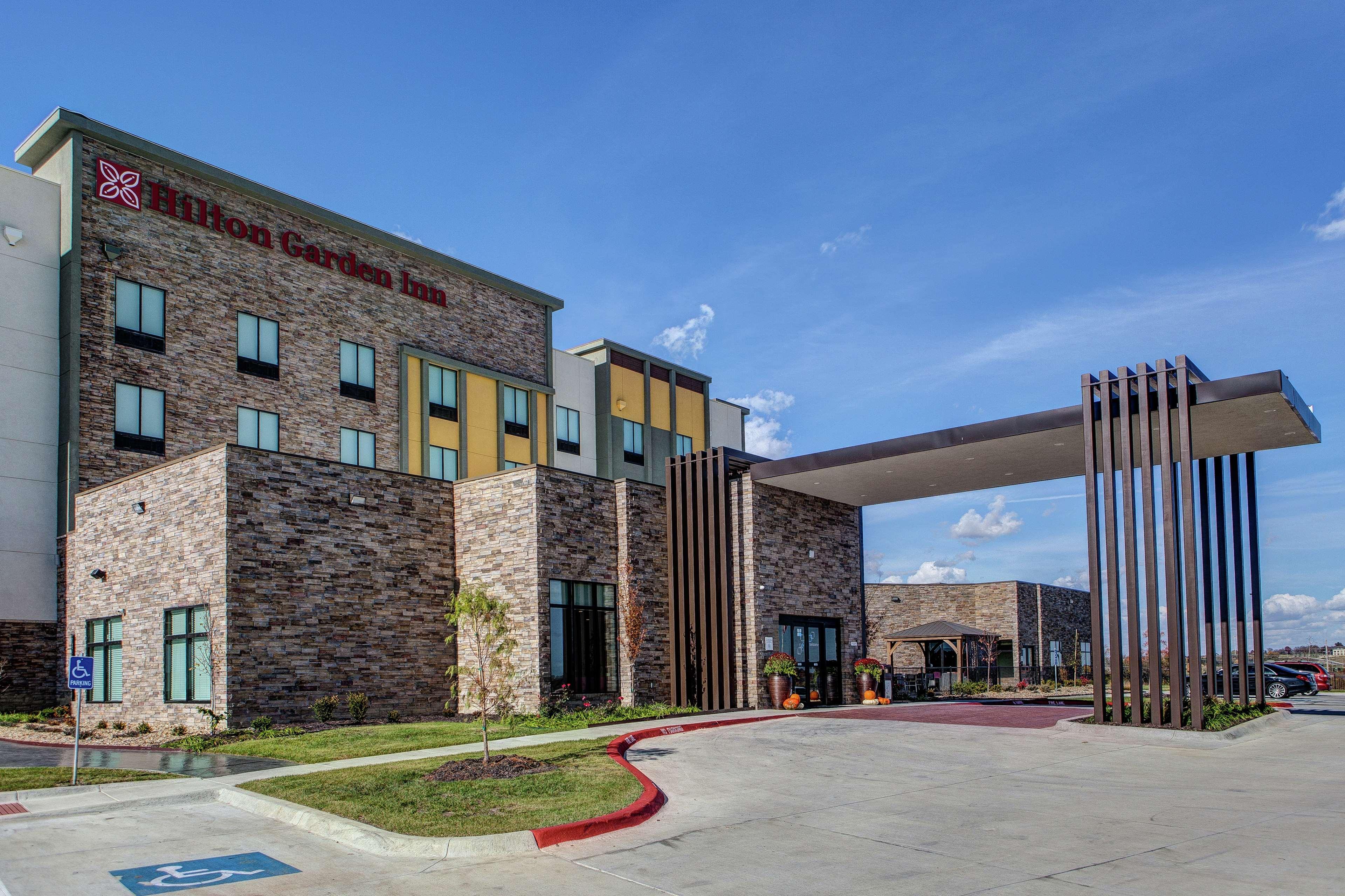 Hilton Garden Inn Topeka Dış mekan fotoğraf