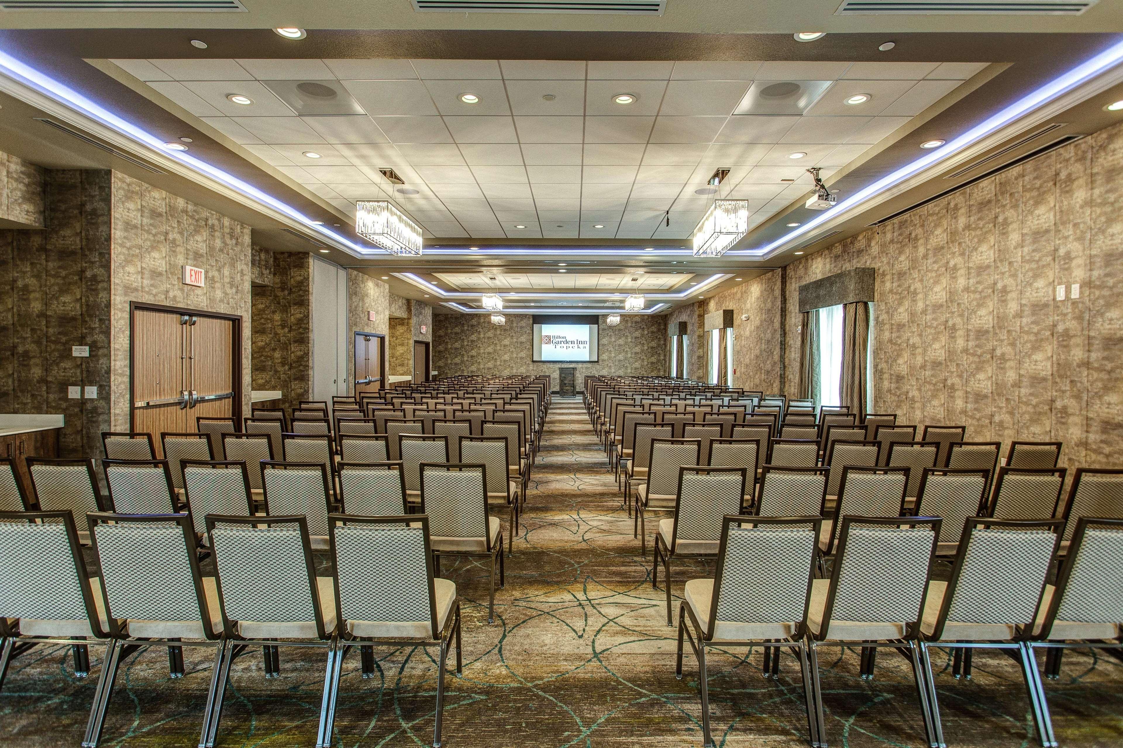 Hilton Garden Inn Topeka Dış mekan fotoğraf