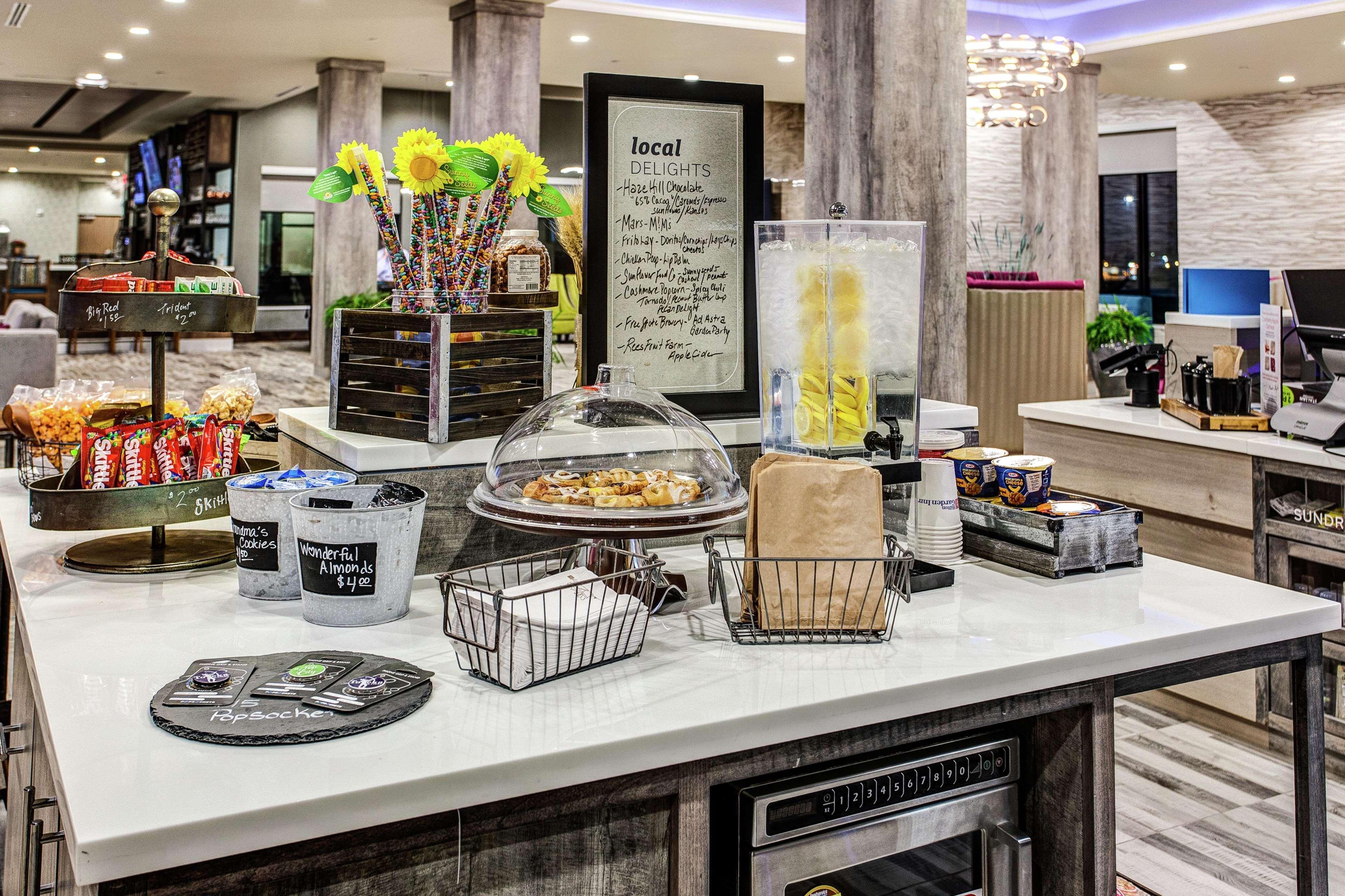 Hilton Garden Inn Topeka Dış mekan fotoğraf