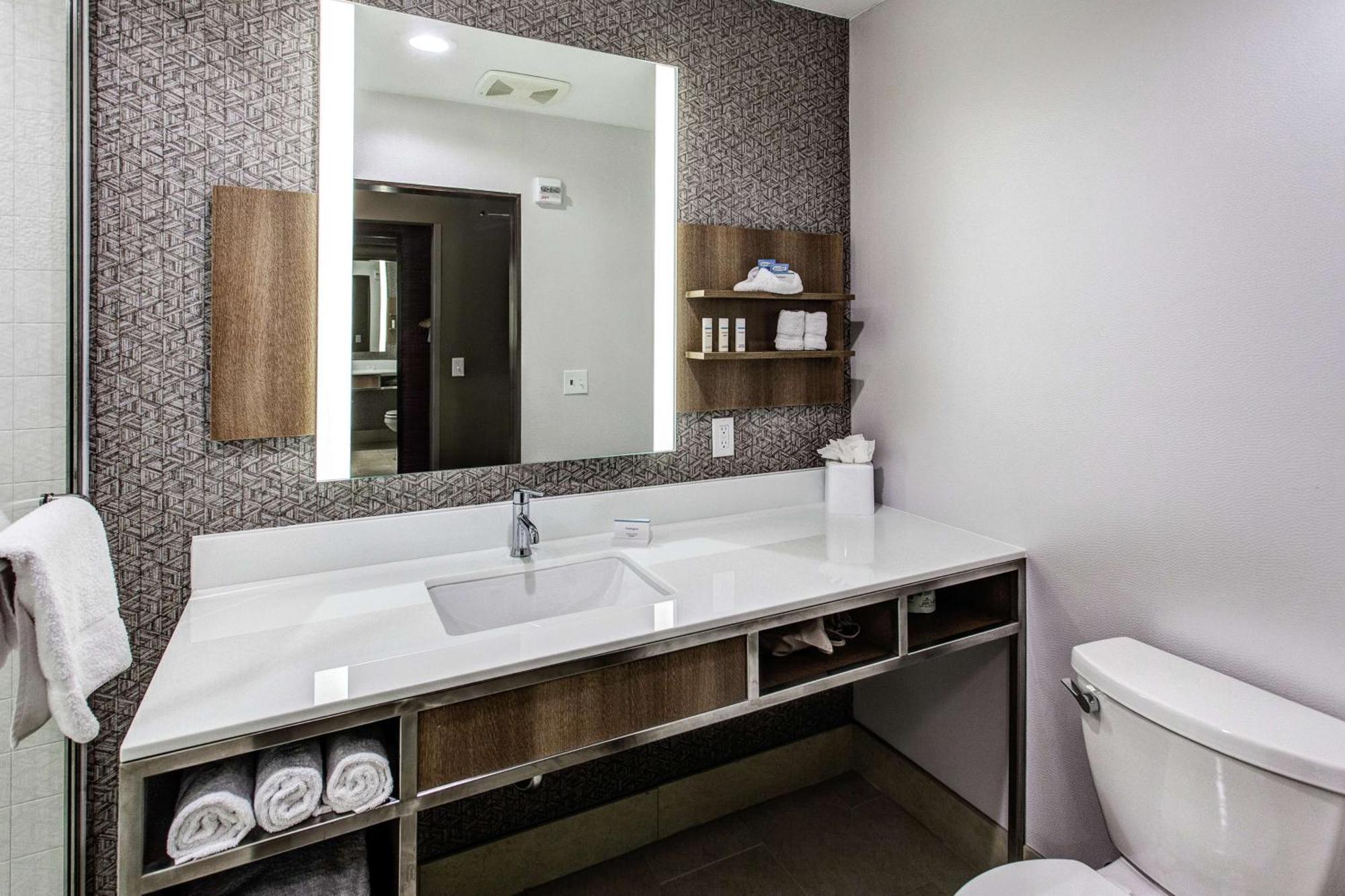 Hilton Garden Inn Topeka Dış mekan fotoğraf