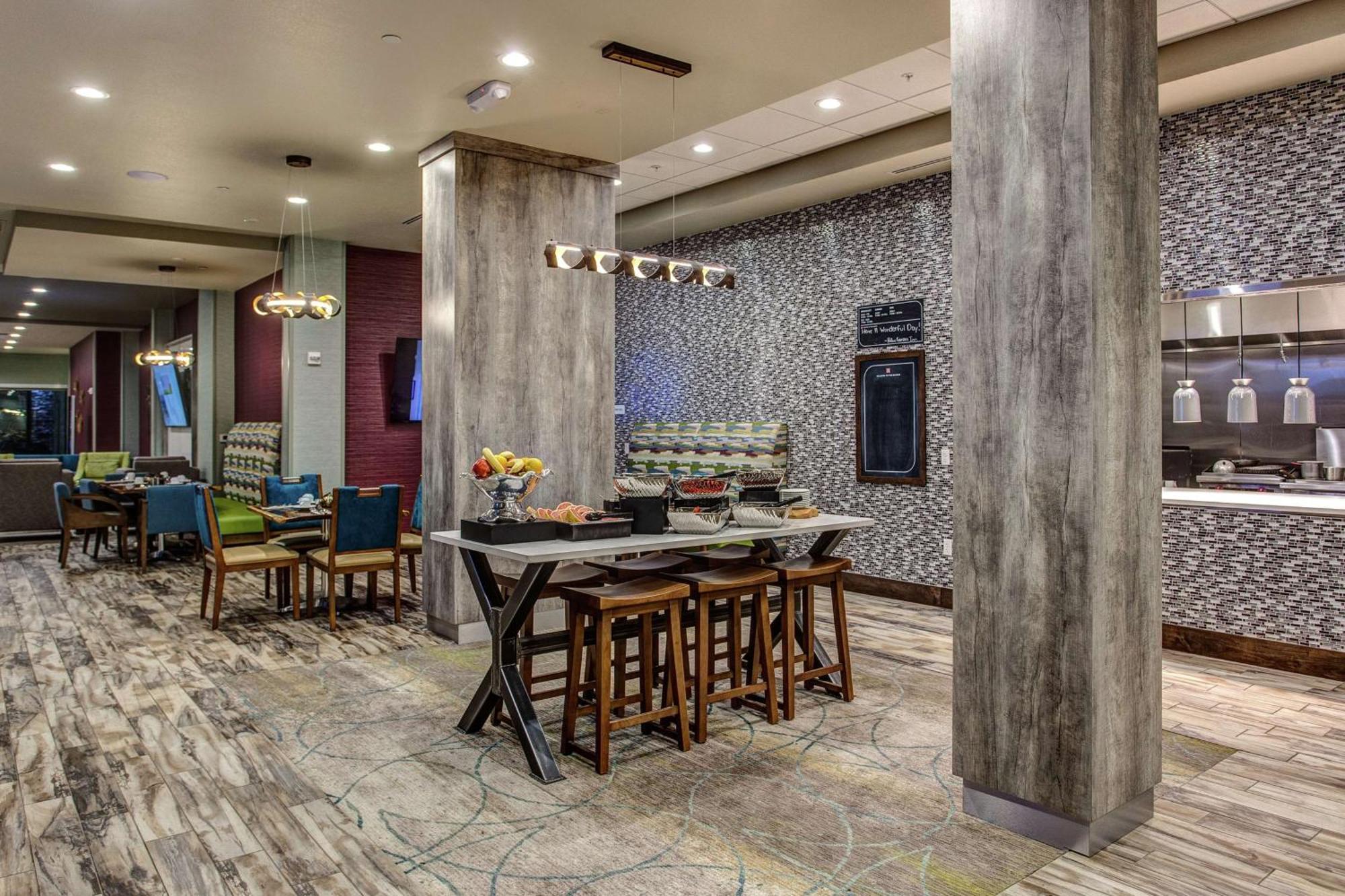 Hilton Garden Inn Topeka Dış mekan fotoğraf