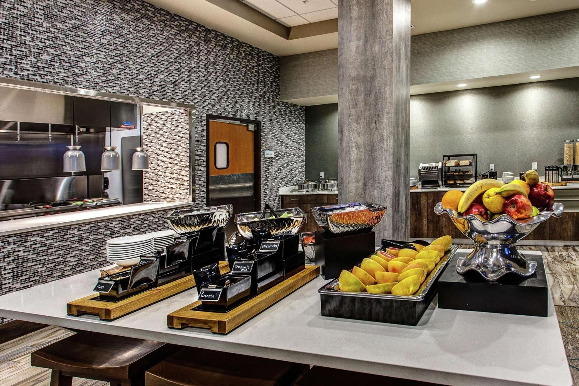 Hilton Garden Inn Topeka Dış mekan fotoğraf