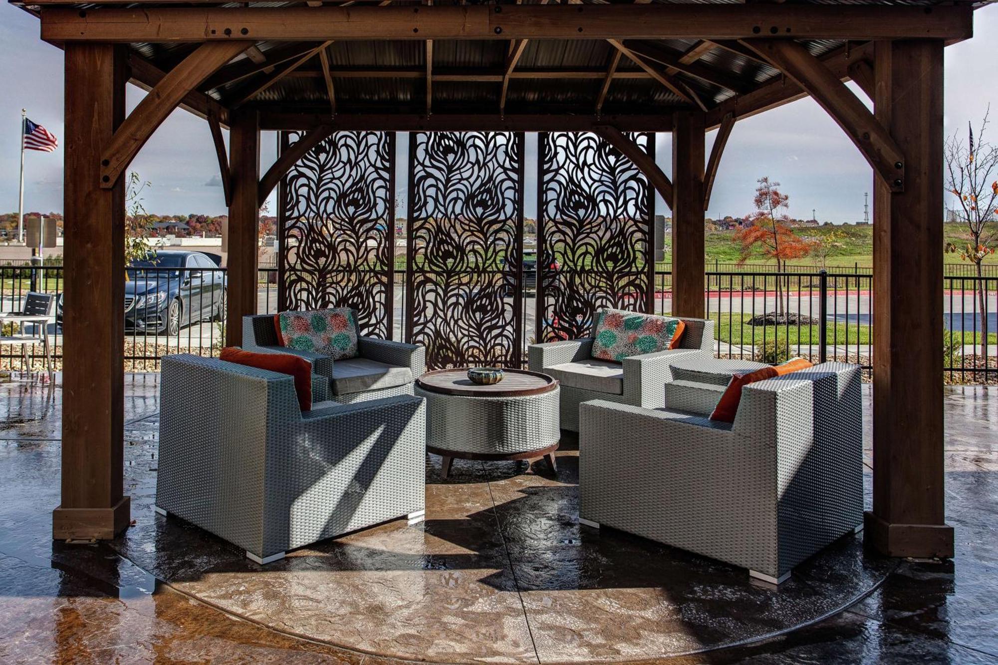 Hilton Garden Inn Topeka Dış mekan fotoğraf